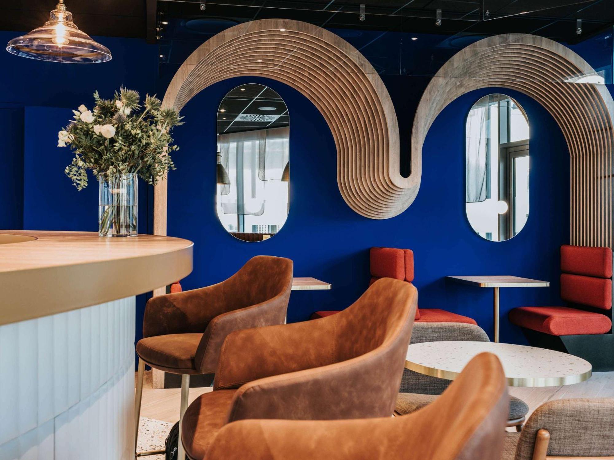 Novotel Angers Centre Gare Екстериор снимка