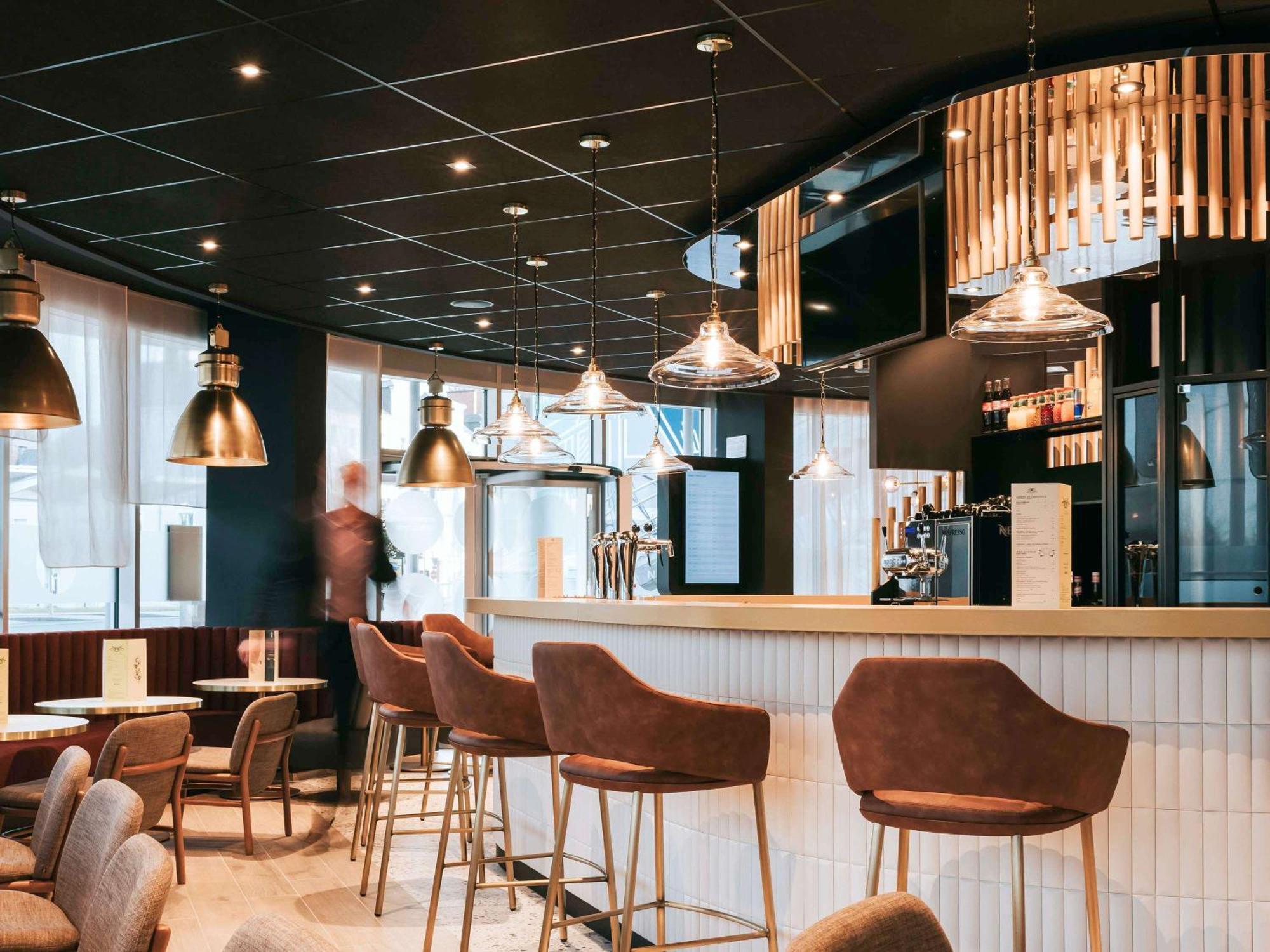 Novotel Angers Centre Gare Екстериор снимка