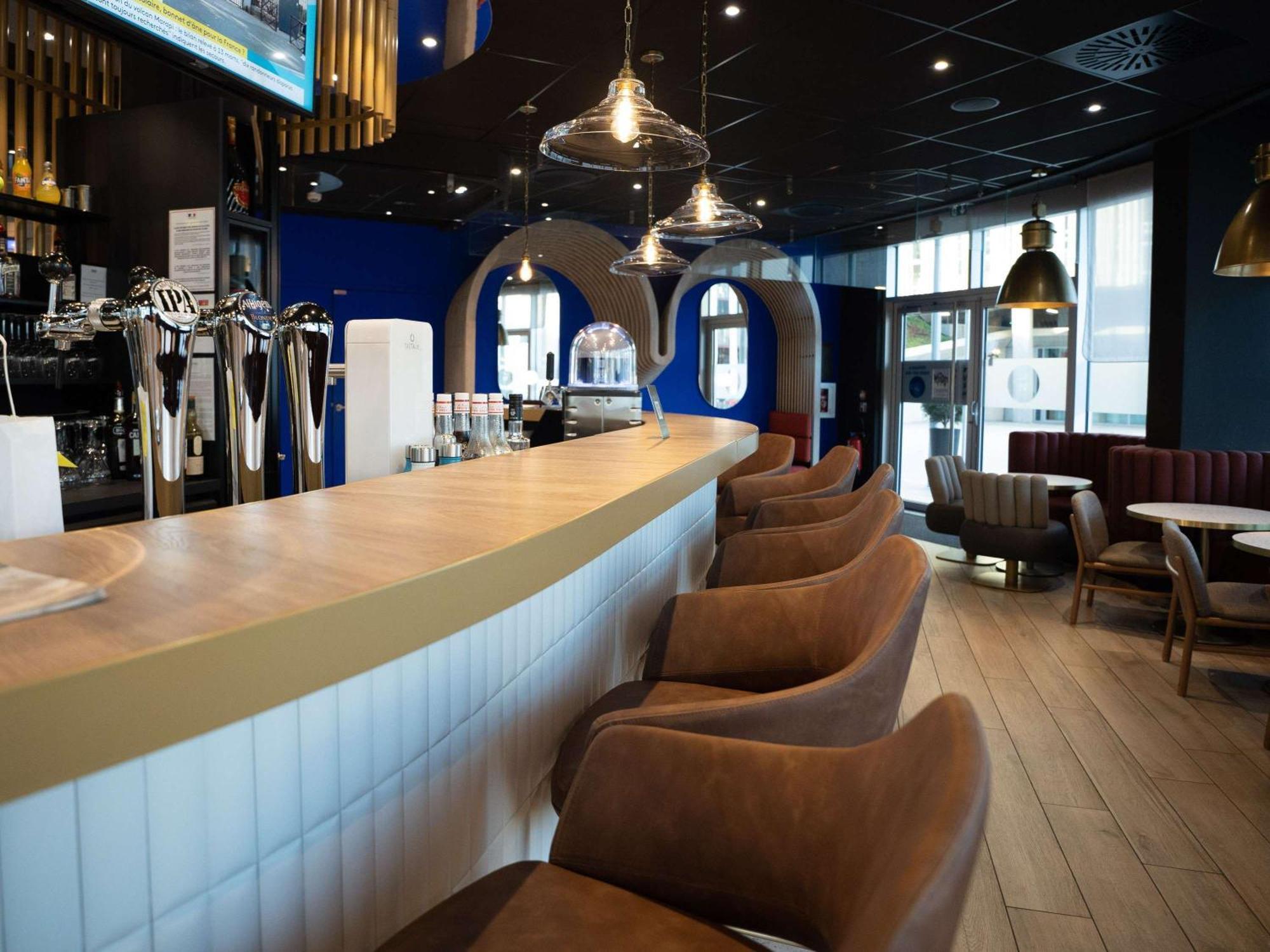 Novotel Angers Centre Gare Екстериор снимка